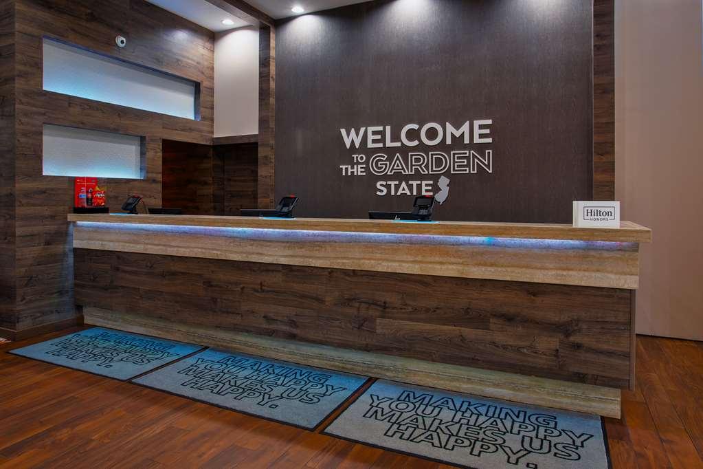Hampton Inn And Suites Newark Airport Elizabeth Interior photo
