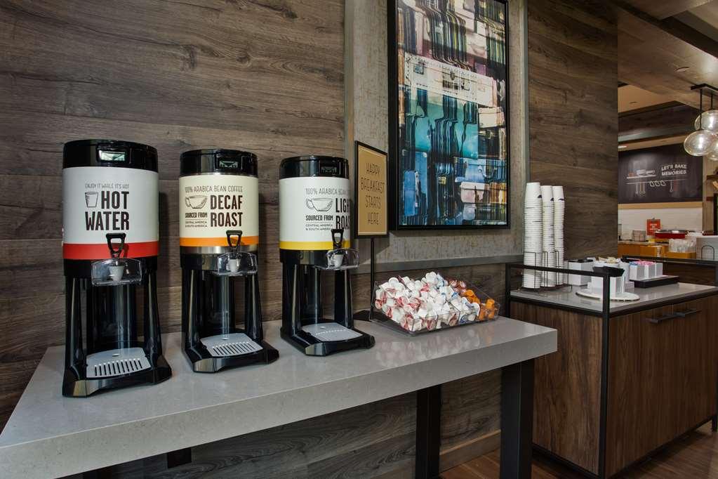 Hampton Inn And Suites Newark Airport Elizabeth Restaurant photo