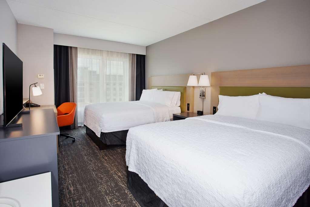 Hampton Inn And Suites Newark Airport Elizabeth Room photo