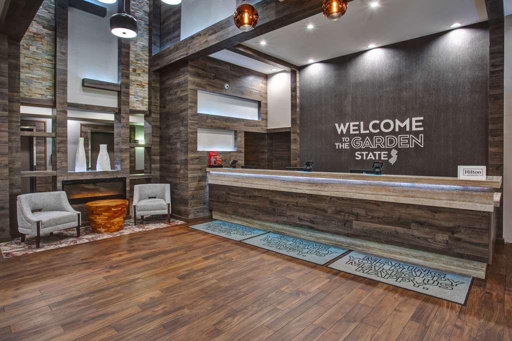 Hampton Inn And Suites Newark Airport Elizabeth Interior photo