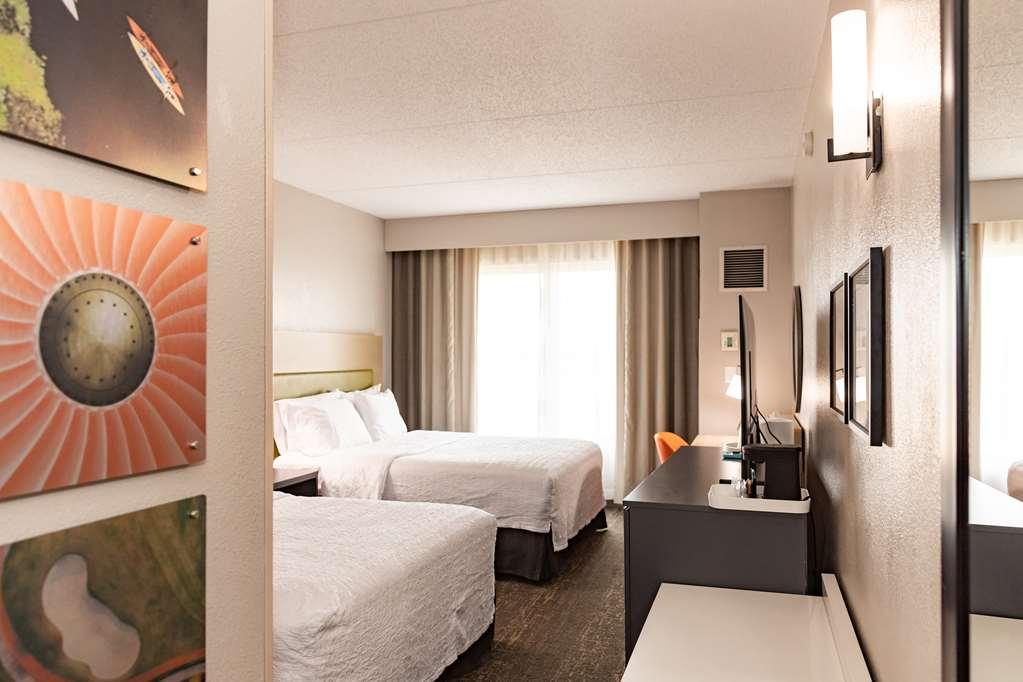 Hampton Inn And Suites Newark Airport Elizabeth Room photo